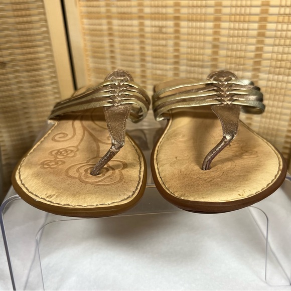 Born Flip Flops, Size: 9 🩴 - Picture 3 of 7